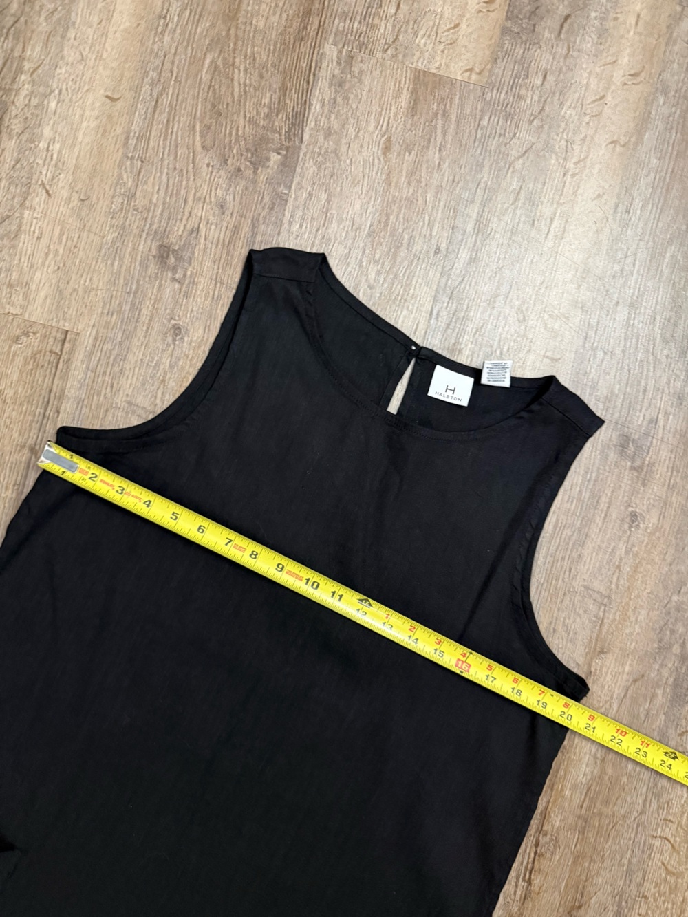 Halston • Linen Blend Sleeveless Shift Dress - Picture 7 of 13
